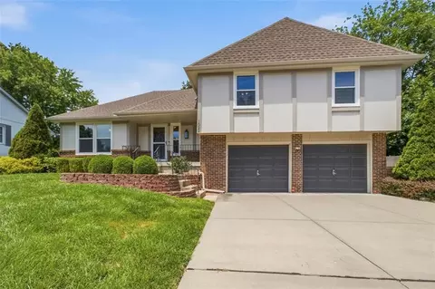 1022 SE 5th St, Lees Summit, MO 64063
