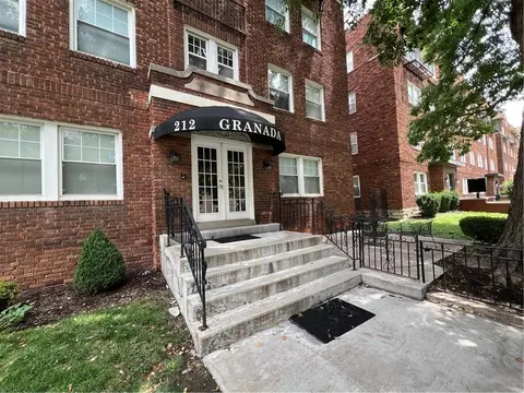 212 Emanuel Cleaver Ii Blvd #2 WEST, Kansas City, MO 64112