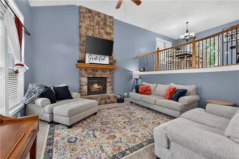 11020 Augusta Dr, Kansas City, KS 66109