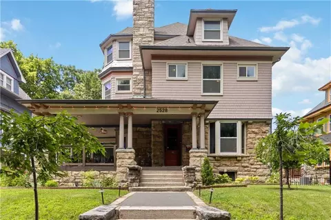 2528 Benton Blvd, Kansas City, MO 64127