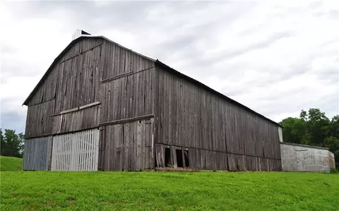 33135 Iatan Rd, Weston, MO 64098