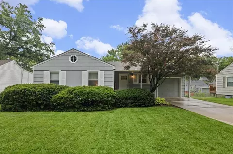 5201 W 71st St, Prairie Village, KS 66208