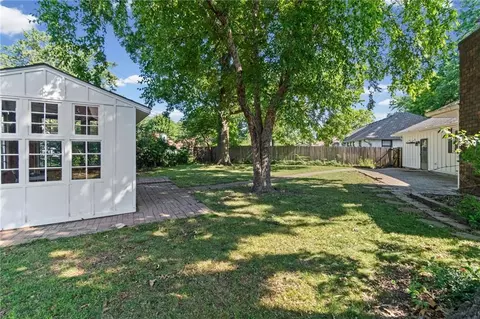 Exterior - 320 SE Westwind Dr, Lees Summit, MO 64063 photo 4 of 6