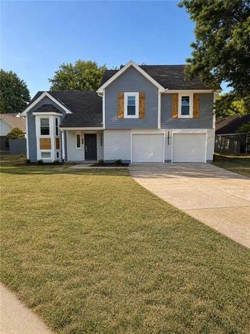 412 Deerfield Ct, Lees Summit, MO 64086