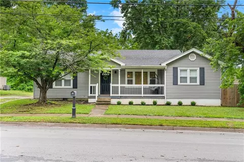 511 W Ashland St, Nevada, MO 64772