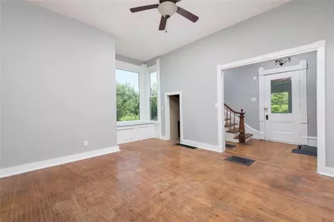 Living - 406 E 4th St, Cameron, MO 64429 photo 5 of 7