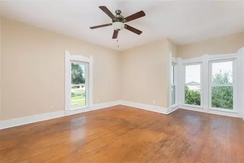 Living - 406 E 4th St, Cameron, MO 64429 photo 6 of 7