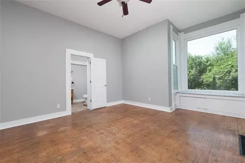 Living - 406 E 4th St, Cameron, MO 64429 photo 4 of 7