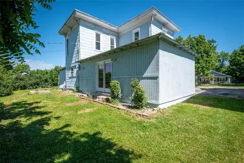Exterior - 406 E 4th St, Cameron, MO 64429 photo 14 of 17