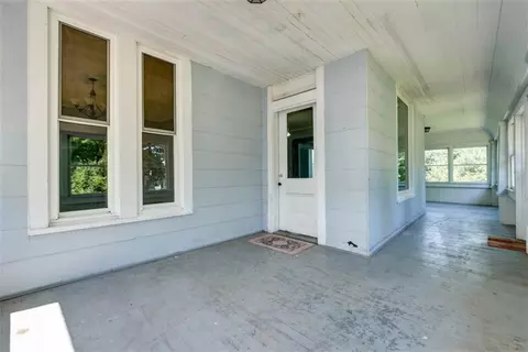 Exterior - 406 E 4th St, Cameron, MO 64429 photo 3 of 17