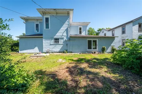 Exterior - 406 E 4th St, Cameron, MO 64429 photo 7 of 17