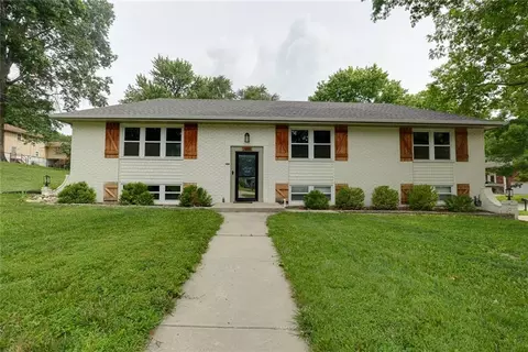 1400 Nancy Ln, Liberty, MO 64068