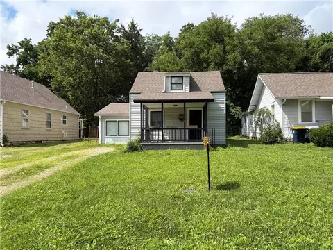 106 W 80th St, Kansas City, MO 64114