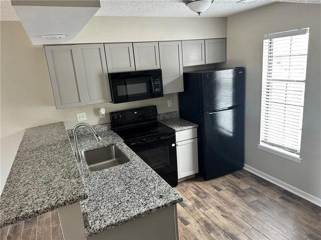725 SW Liggett Rd #A, Blue Springs, MO 64015