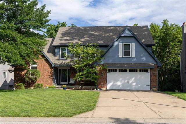 8515 Hallet St, Lenexa, KS 66215