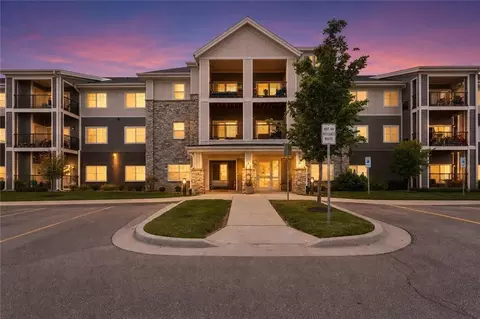 7800 W 123rd St #118, Overland Park, KS 66213