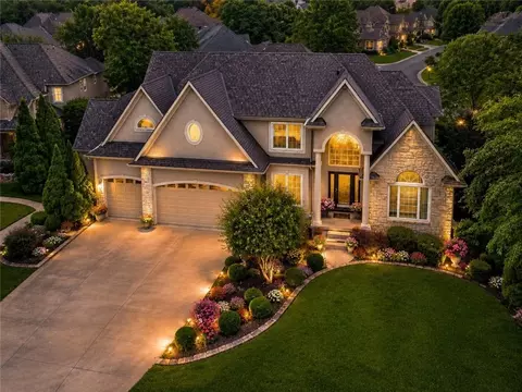 12302 W 139th Ter, Overland Park, KS 66221