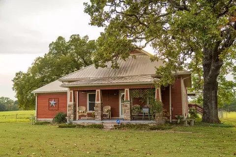 10374 S 1575 Rd, Nevada, MO 64772