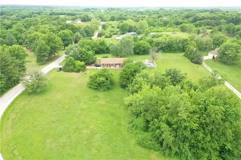 16008 NE 176th St, Holt, MO 64048