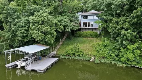 5058 Comanche Ln, Mclouth, KS 66054