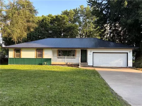 802 E 4th Ave, Garnett, KS 66032