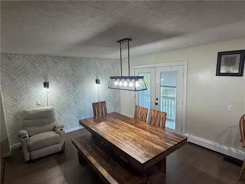 Dining - 802 E 4th Ave, Garnett, KS 66032 photo 1 of 1