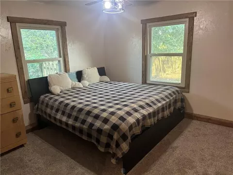 Bedroom - 802 E 4th Ave, Garnett, KS 66032 photo 2 of 4