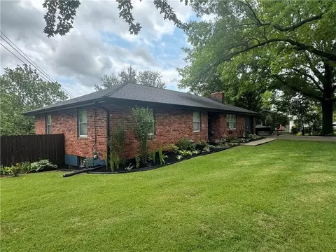 609 Salem Rd, Excelsior Springs, MO 64024