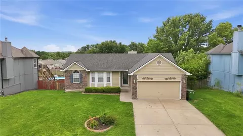 113 E Sierra Dr, Raymore, MO 64083