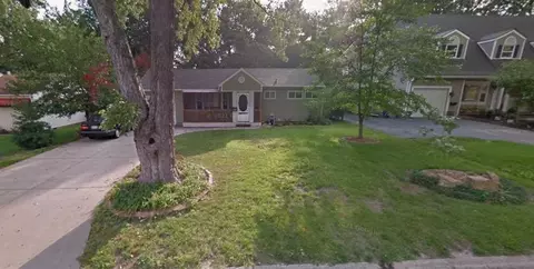 7435 Reeds Ln, Overland Park, KS 66204