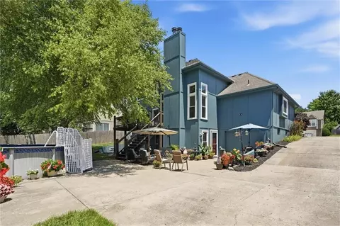Exterior - 204 N Walker Dr, Raymore, MO 64083 photo 9 of 11