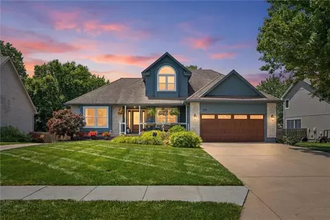 Exterior - 204 N Walker Dr, Raymore, MO 64083 photo 2 of 11