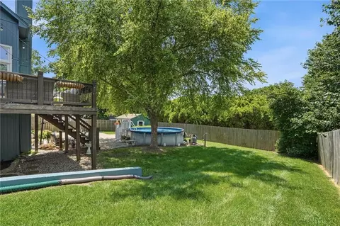Exterior - 204 N Walker Dr, Raymore, MO 64083 photo 8 of 11