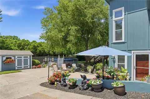 Exterior - 204 N Walker Dr, Raymore, MO 64083 photo 6 of 11