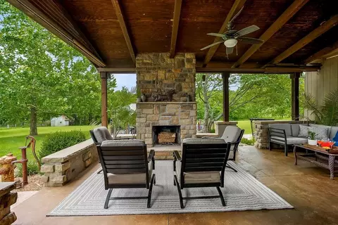 Exterior - 33309 Taylor Rd, Drexel, MO 64742 photo 4 of 10