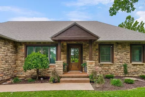 Exterior - 33309 Taylor Rd, Drexel, MO 64742 photo 2 of 10
