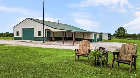 Exterior - 33309 Taylor Rd, Drexel, MO 64742 photo 8 of 10