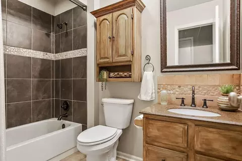 Bath - 33309 Taylor Rd, Drexel, MO 64742 photo 3 of 3