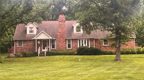 21629 Green Rd, Leavenworth, KS 66048