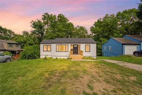 2221 S Hawthorne Ave, Independence, MO 64052