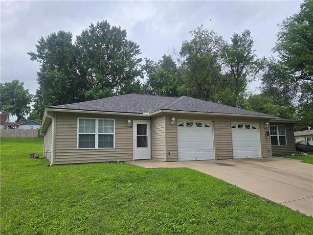 704 Central St, Wellington, MO 64097
