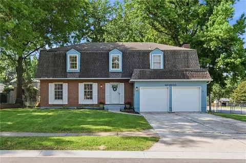 8633 W 89th St, Overland Park, KS 66212