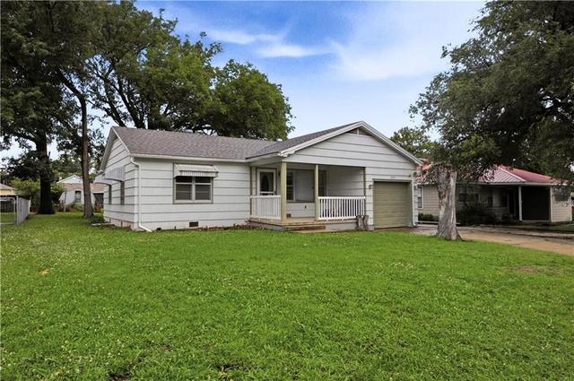 1223 N 4th St, Neodesha, KS 66757