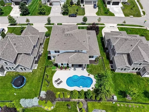18332 Monrovia St, Overland Park, KS 66013