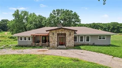 3322 N 67th St, Kansas City, KS 66104