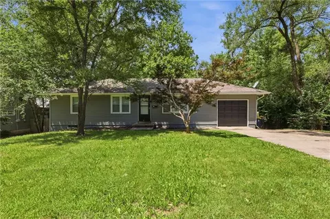 10504 Corrington Ave, Kansas City, MO 64134