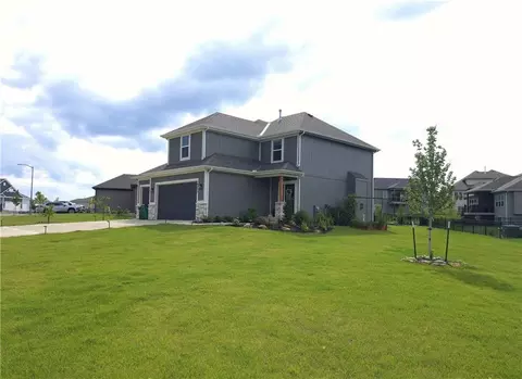 18833 Bittersweet Dr, Spring Hill, KS 66083