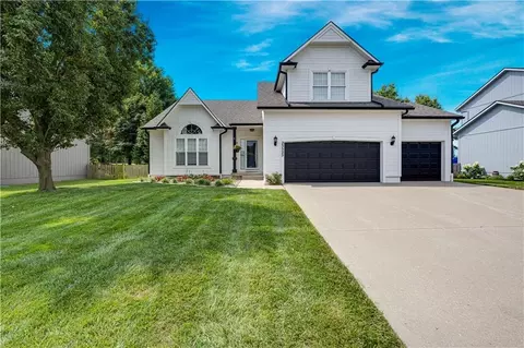 23525 W 74th Ter, Shawnee, KS 66227