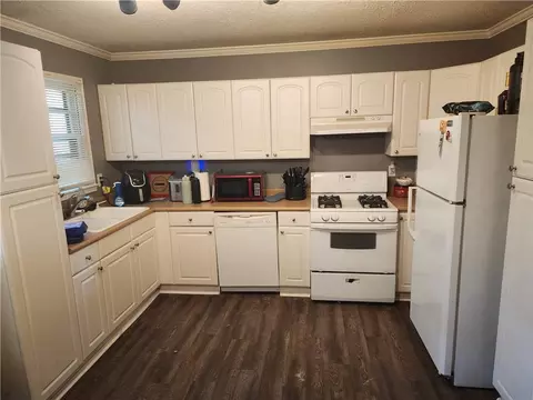 Kitchen - 3906 E 123 Ter, Grandview, MO 64030 photo 2 of 2