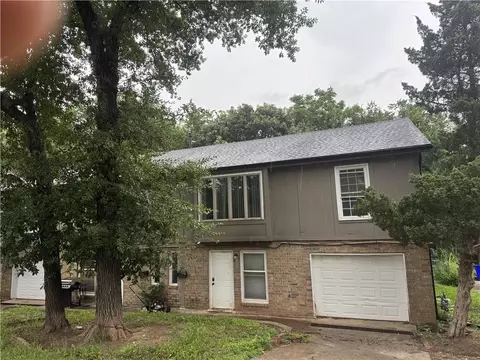 Exterior - 3906 E 123 Ter, Grandview, MO 64030 photo 3 of 6